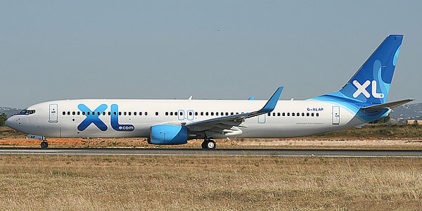 Boeing 737-900 commercial aircraft