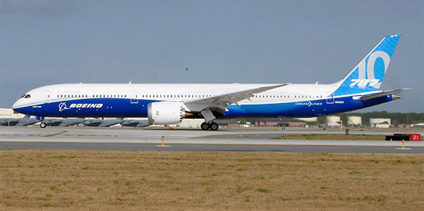 Boeing-787-10 commercial aircraft