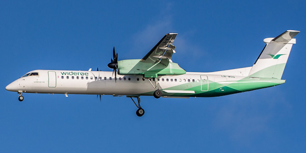Bombardier Dash 8 Q400 commercial aircraft